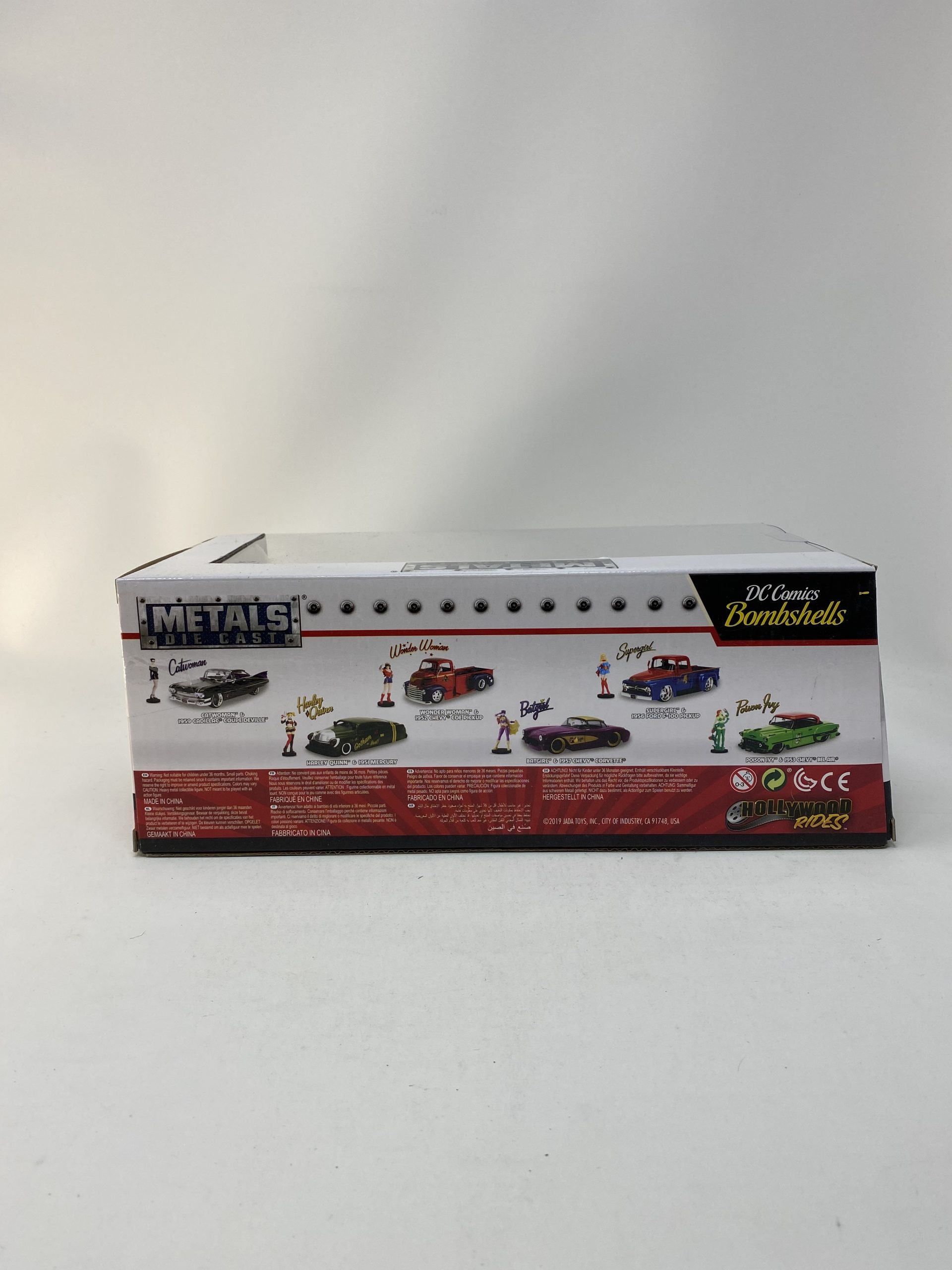 Metals Die Cast DC Bombshells- Wonder Woman & 1952 Chevy Coe Pickup - Image 3